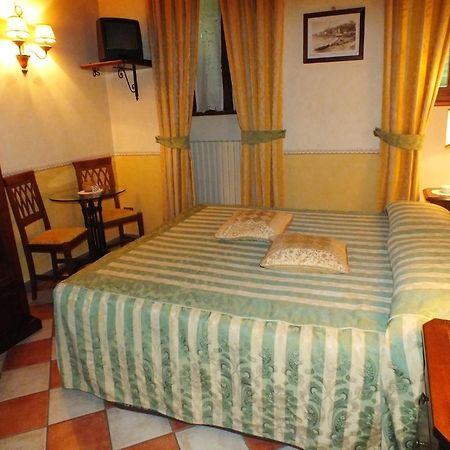 La Contrada Dei Monti Hotel ออร์ตาซันจูลิโอ ภายนอก รูปภาพ