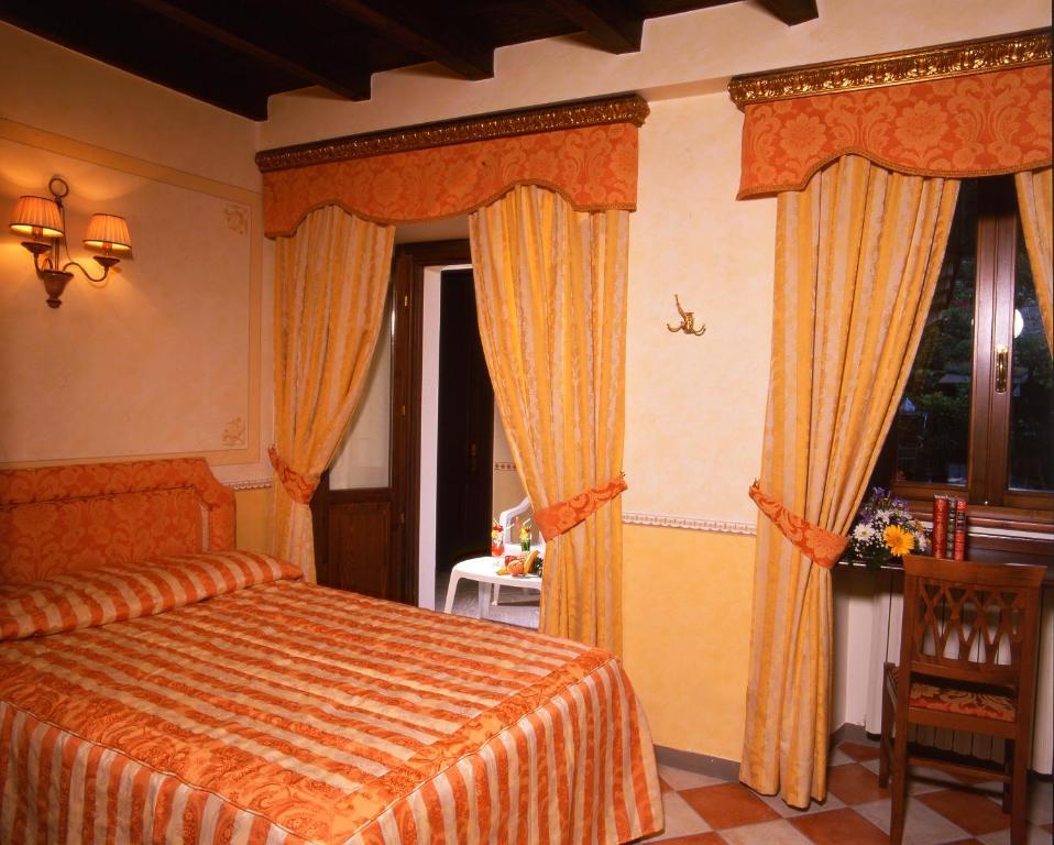La Contrada Dei Monti Hotel ออร์ตาซันจูลิโอ ภายนอก รูปภาพ