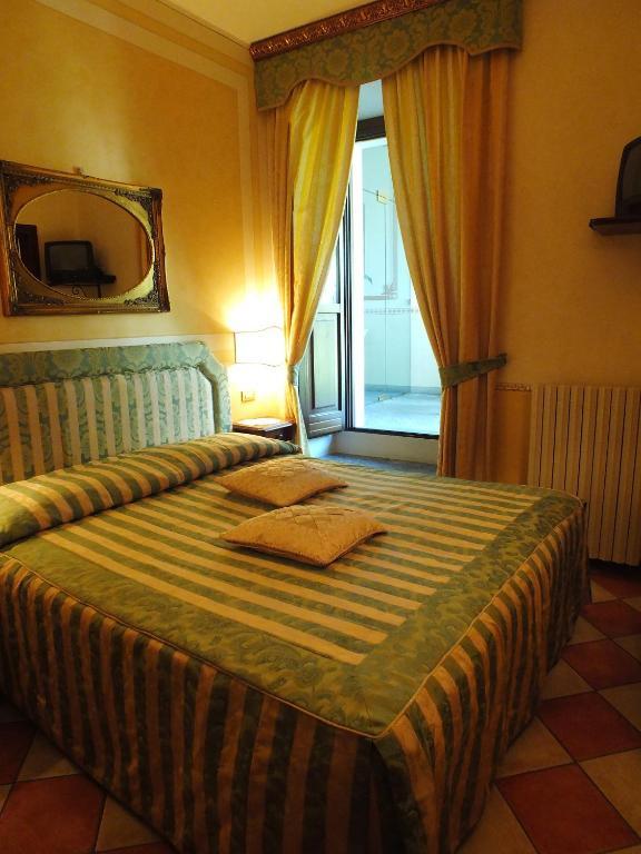 La Contrada Dei Monti Hotel ออร์ตาซันจูลิโอ ภายนอก รูปภาพ